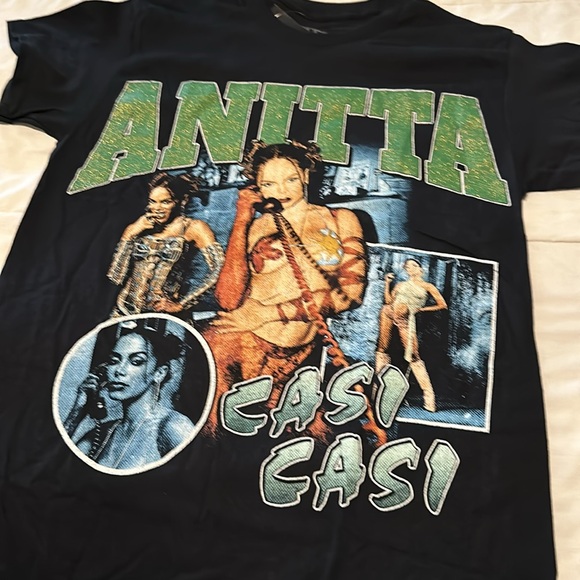 Anitta  Photo Collage Glitter Detail Graphic Tee - Picture 3 of 8